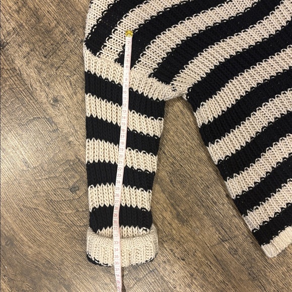 Topshop Off-Shoulder Sweater in Dark Blue and Cream Stripes. 100% Wool. - Picture 4 of 11